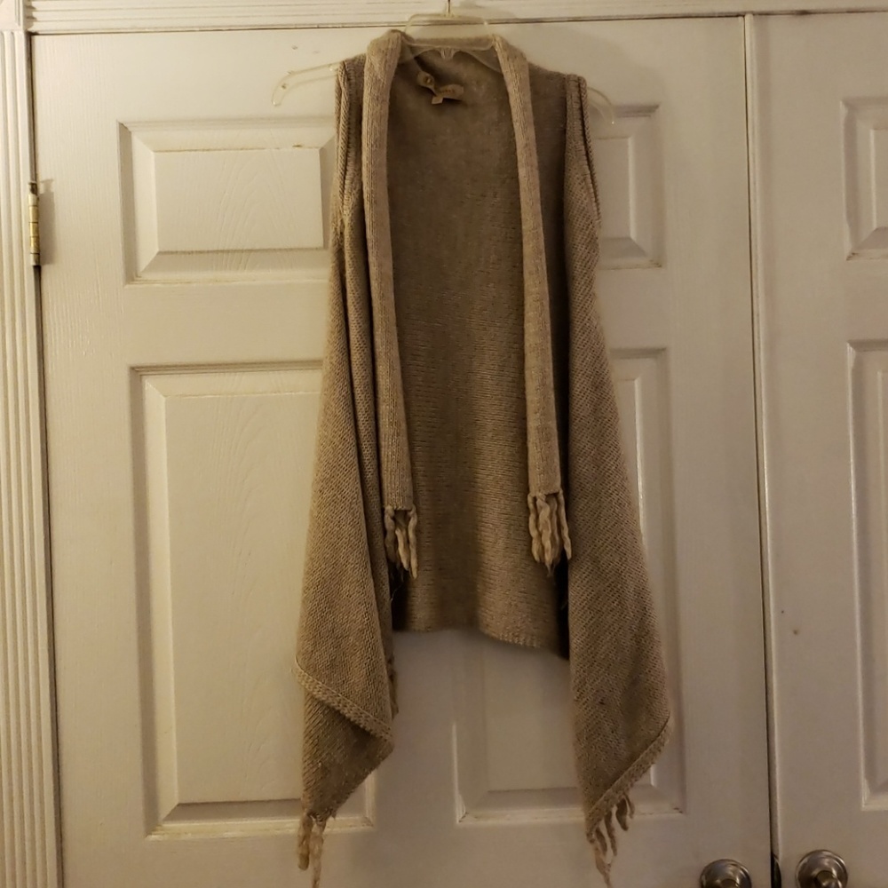 Sweater vest